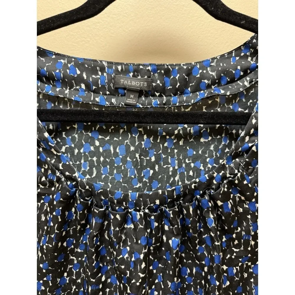 Talbots black blue and white abstract‎ print pleated top. Womens. Sz M